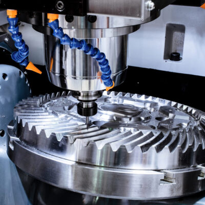 Процесс ЧПУ обробки металу